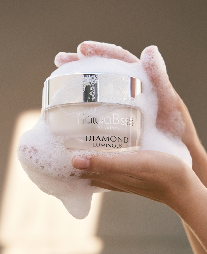 diamond-luminous-perfecting-glowing-mask